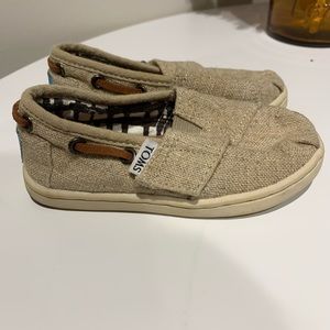 Burlap Toms Size 6